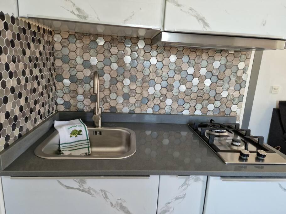 Rockbeach Bungalow Costa Teguise Eksteriør billede