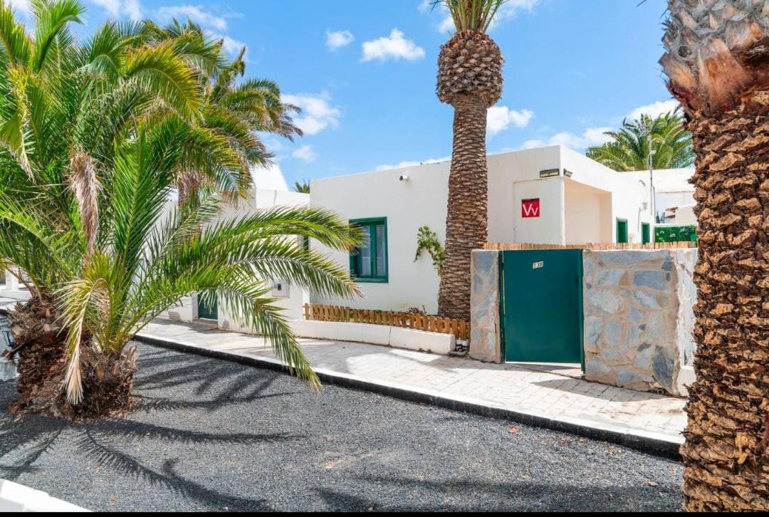 Rockbeach Bungalow Costa Teguise Eksteriør billede